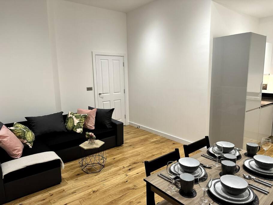 Spacious And Elegant Apartment 버밍엄 외부 사진
