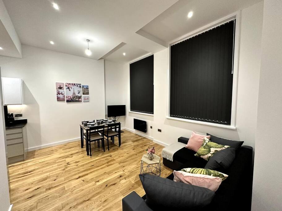 Spacious And Elegant Apartment 버밍엄 외부 사진